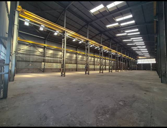 2,400M² WAREHOUSE TO LET IN WADEVILLE